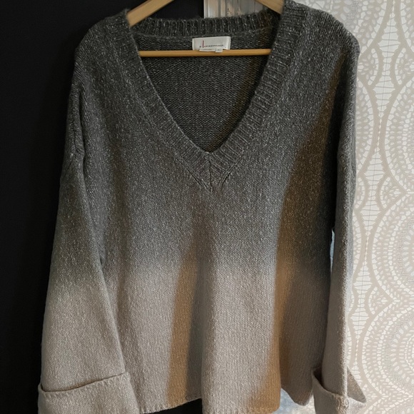 ANTHROPOLOGIE Maggie Bell Sleeve Sweater Grey - Picture 4 of 8